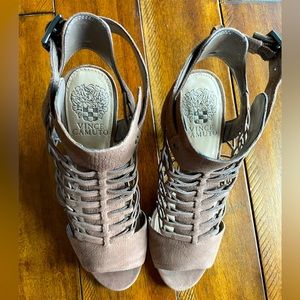 Sz 7 Vince Camuto heels